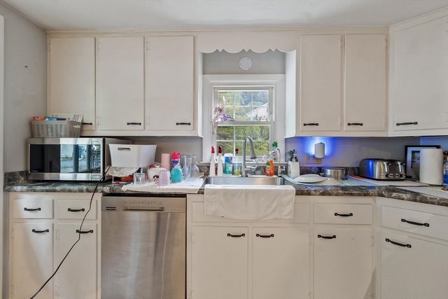 225 Golden Hill Ave, Haverhill, MA 01830