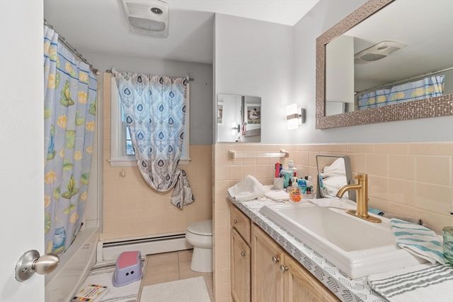 225 Golden Hill Ave, Haverhill, MA 01830