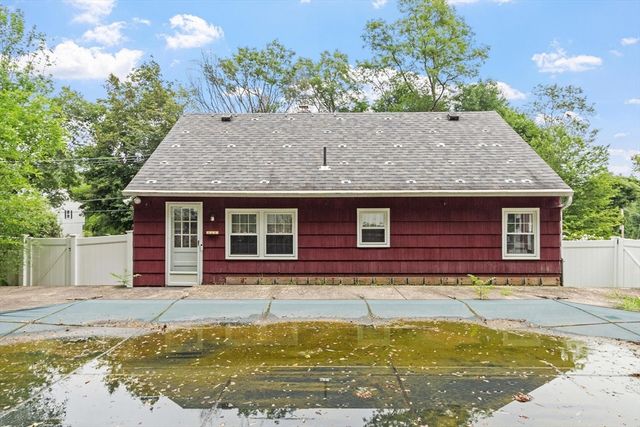 225 Golden Hill Ave, Haverhill, MA 01830