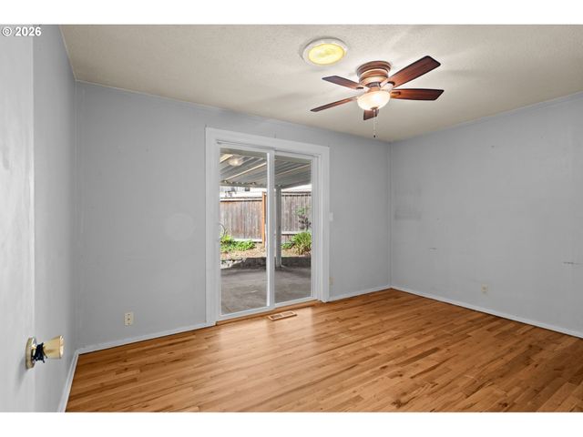 1785 STARLIGHT Dr, Salem, OR 97304