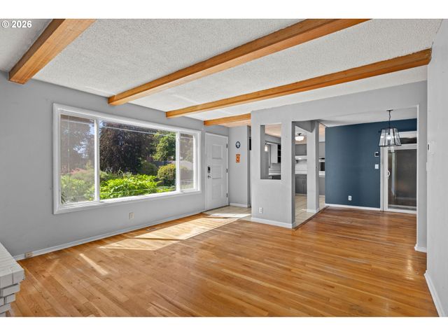 1785 STARLIGHT Dr, Salem, OR 97304