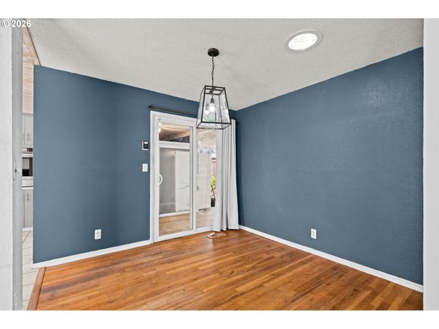1785 STARLIGHT Dr, Salem, OR 97304