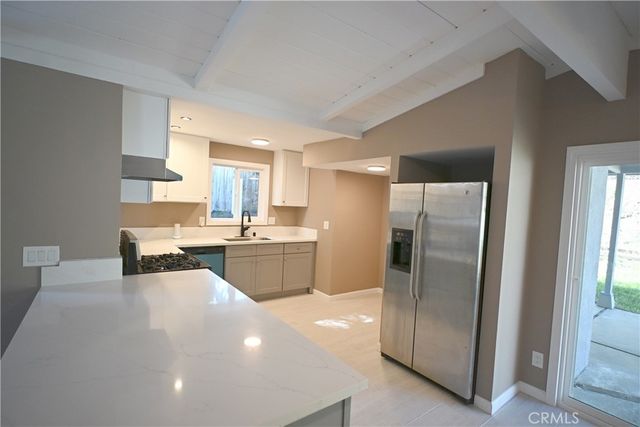 305 Civic Center Drive, Vista, CA 92084