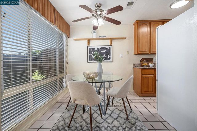 1395 Kenwal Rd A, Concord, CA 94521