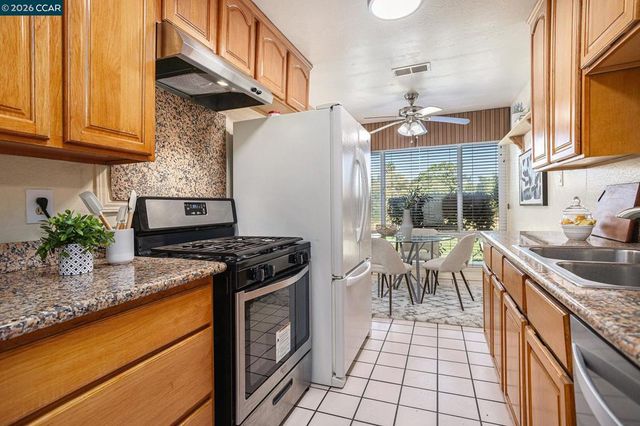 1395 Kenwal Rd A, Concord, CA 94521