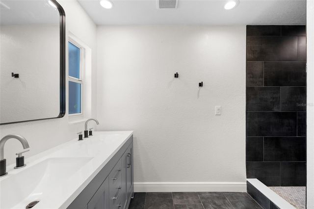 5901 DENVER STREET NE, St Petersburg, FL 33703