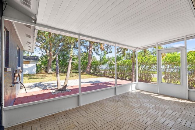 5901 DENVER STREET NE, St Petersburg, FL 33703