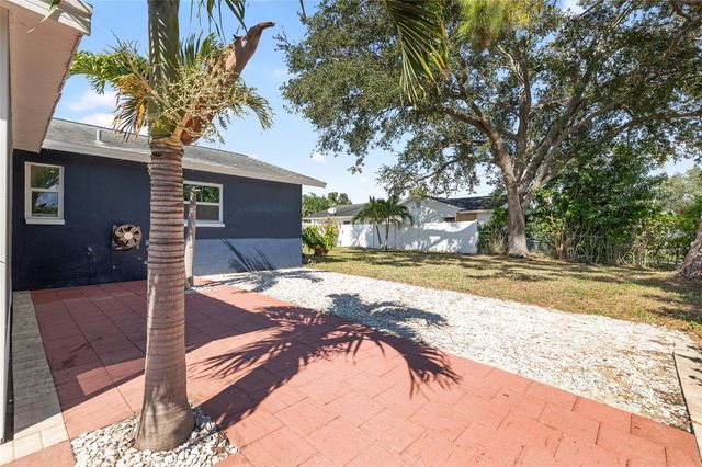 5901 DENVER STREET NE, St Petersburg, FL 33703