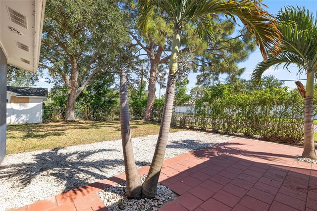 5901 DENVER STREET NE, St Petersburg, FL 33703