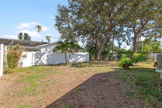 5901 DENVER STREET NE, St Petersburg, FL 33703