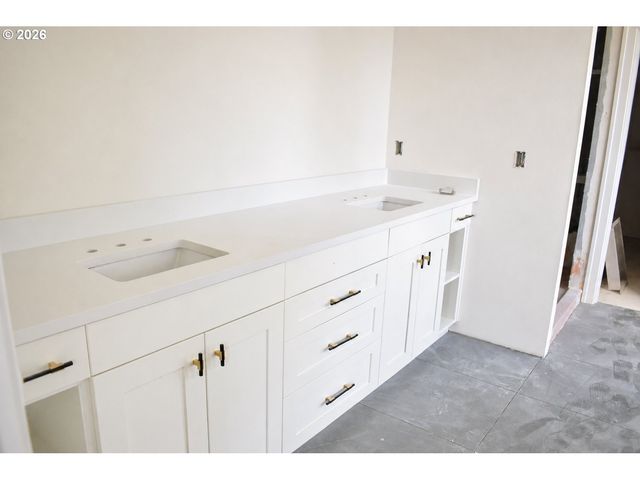 4620 Sw CULLEN Blvd, Portland, OR 97221