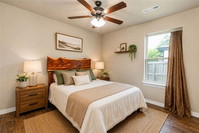 1640 Seattle Slew Street, Prairie Grove, AR 72753