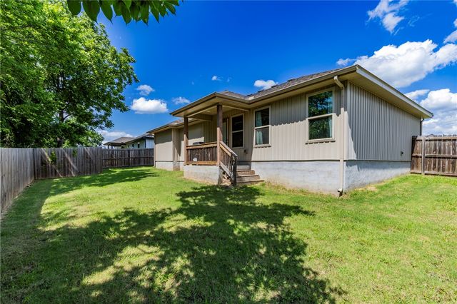 1640 Seattle Slew Street, Prairie Grove, AR 72753
