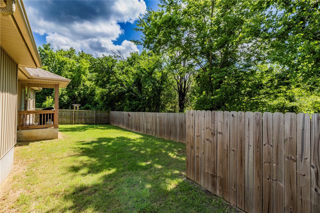 1640 Seattle Slew Street, Prairie Grove, AR 72753