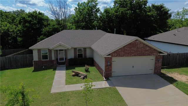 1640 Seattle Slew Street, Prairie Grove, AR 72753
