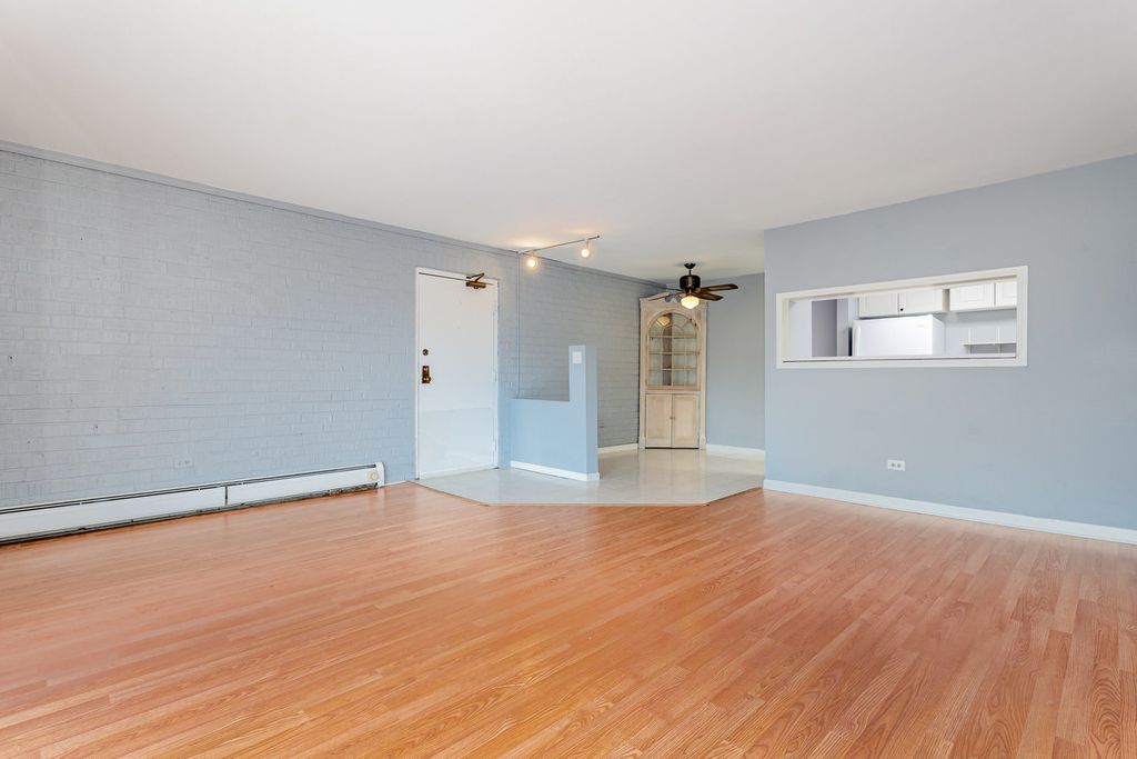 208 E Bailey Road E K, Naperville, IL 60565 — photo 2