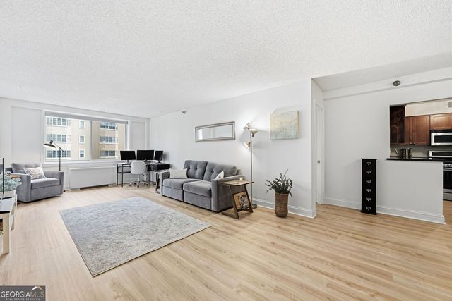 2479 Peachtree Road NE 303, Atlanta, GA 30305