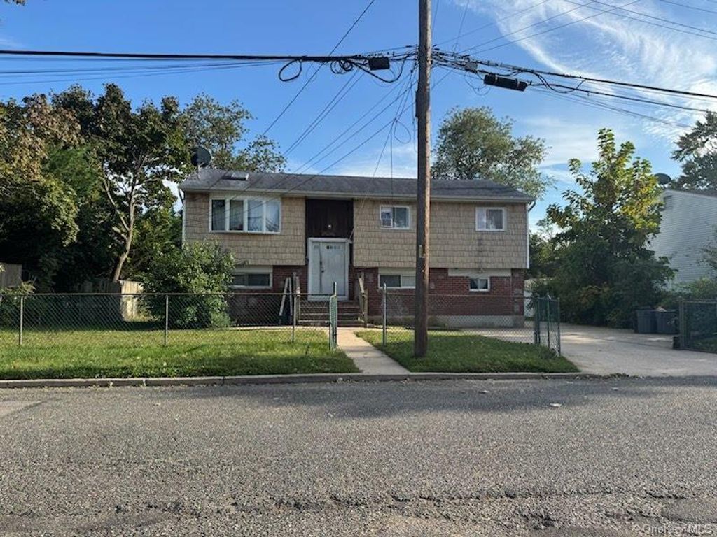 270 Elmore Street, Central Islip, NY 11722