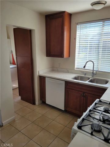 1220 E 121st, Los Angeles, CA 90059