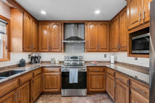 2842 MAYFLOWER ROAD, Green Bay, WI 54311