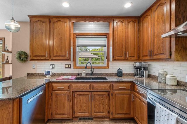 2842 MAYFLOWER ROAD, Green Bay, WI 54311