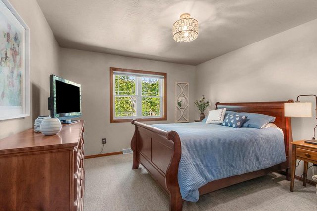 2842 MAYFLOWER ROAD, Green Bay, WI 54311