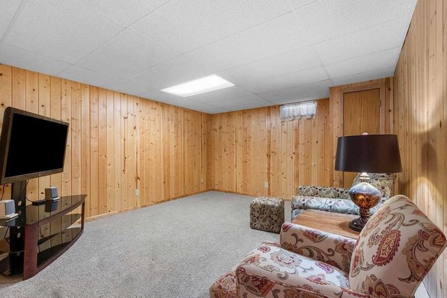 2842 MAYFLOWER ROAD, Green Bay, WI 54311