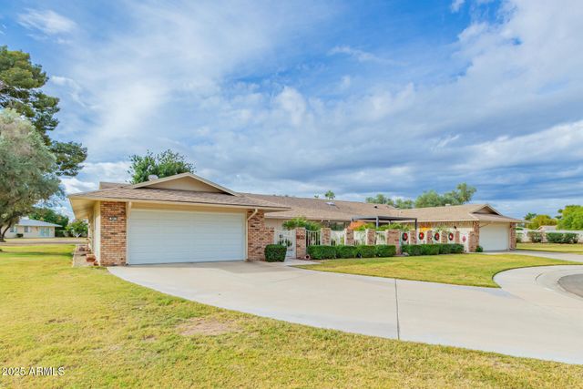 9871 W COUNTRY CLUB Court, Sun City, AZ 85373