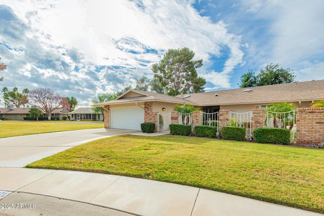 9871 W COUNTRY CLUB Court, Sun City, AZ 85373