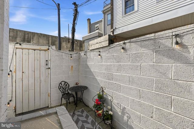 1582 E HEWSON ST, Philadelphia, PA 19125