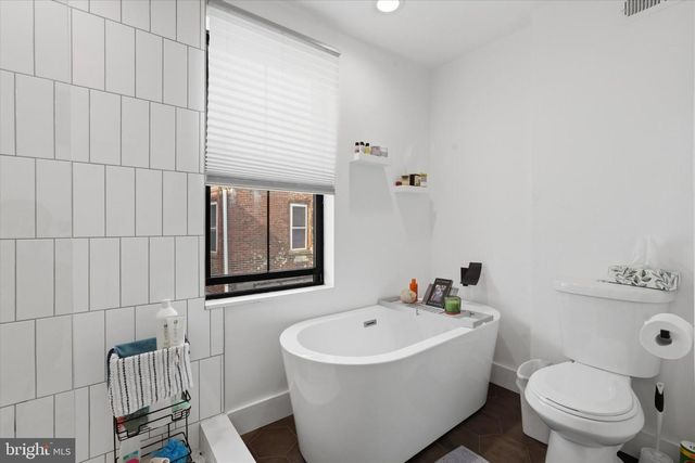 1582 E HEWSON ST, Philadelphia, PA 19125