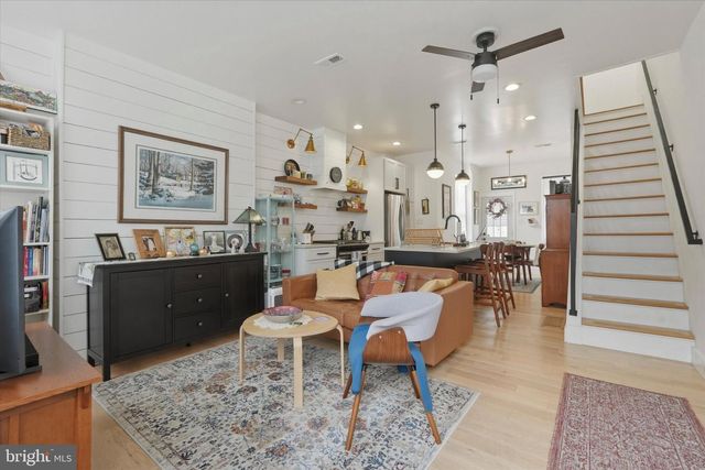 1582 E HEWSON ST, Philadelphia, PA 19125