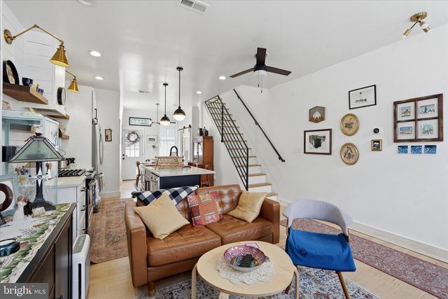 1582 E HEWSON ST, Philadelphia, PA 19125