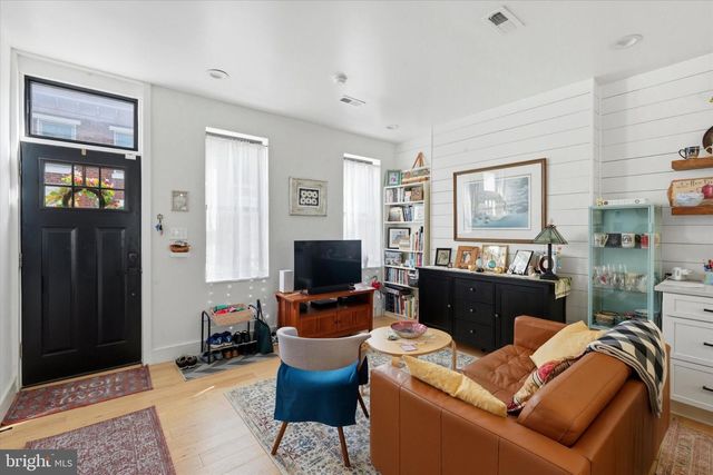 1582 E HEWSON ST, Philadelphia, PA 19125