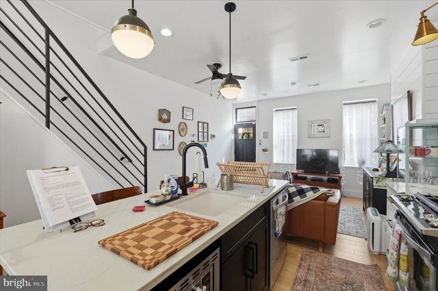 1582 E HEWSON ST, Philadelphia, PA 19125