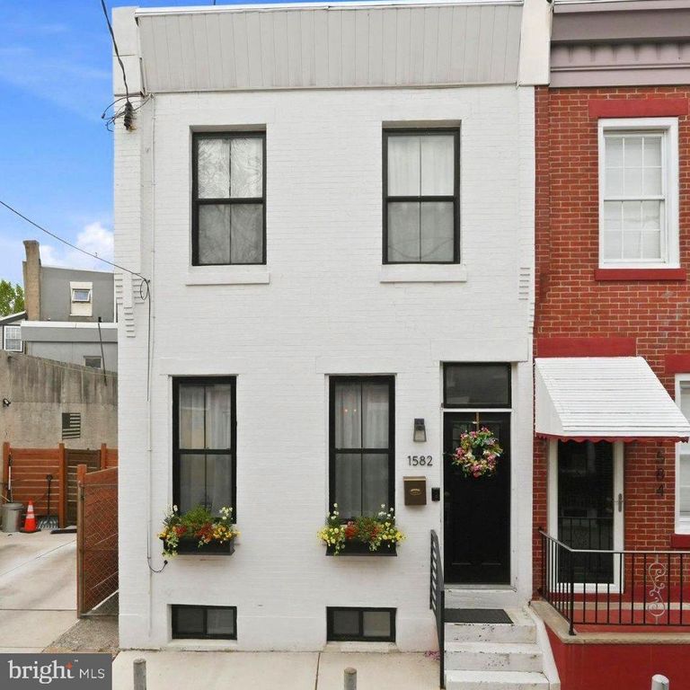 1582 E HEWSON ST, Philadelphia, PA 19125