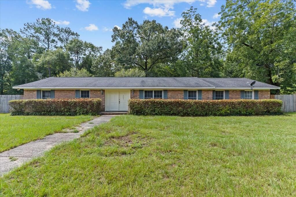101 Bridlewood Circle, Dothan, AL 36301