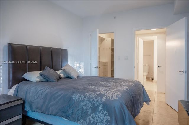 19900 E Country Club Dr 318, Aventura, FL 33180
