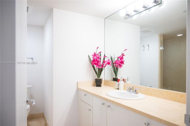 19900 E Country Club Dr 318, Aventura, FL 33180