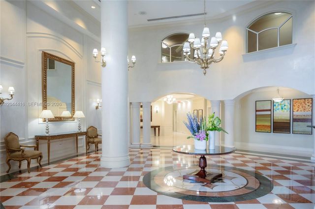 19900 E Country Club Dr 318, Aventura, FL 33180