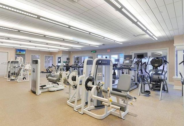 19900 E Country Club Dr 318, Aventura, FL 33180