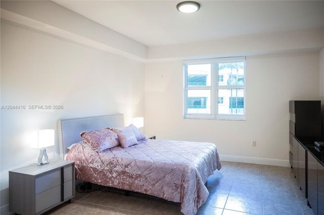 19900 E Country Club Dr 318, Aventura, FL 33180