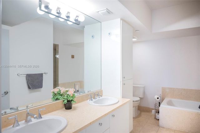 19900 E Country Club Dr 318, Aventura, FL 33180