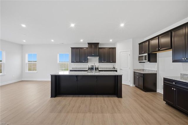 109 Backwoods LN, Moyock, NC 27958