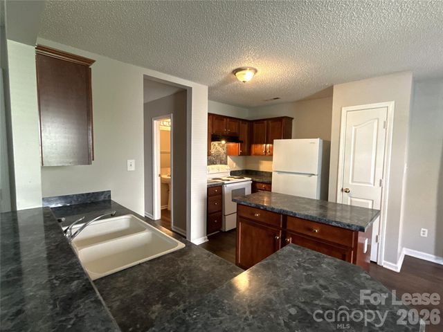 1601 Elk Creek Court, Charlotte, NC 28214