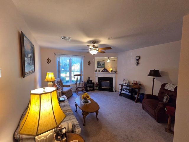 968 Geraldine St 1A, New Bedford, MA 02740