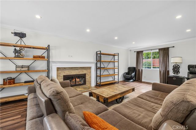 5943 Salamea Avenue, Woodland Hills, CA 91367