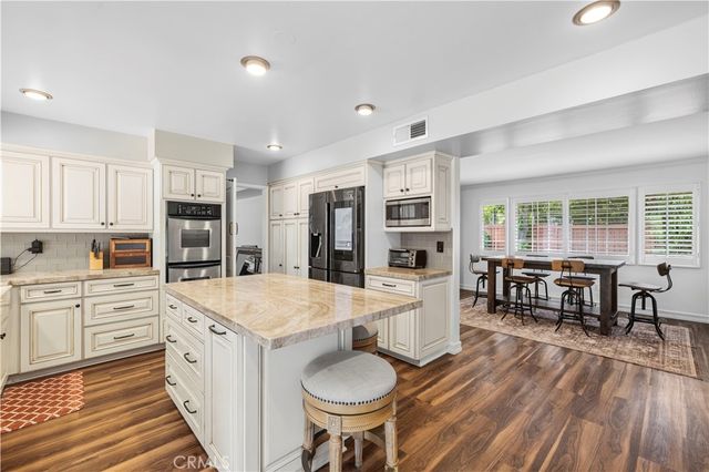 5943 Salamea Avenue, Woodland Hills, CA 91367