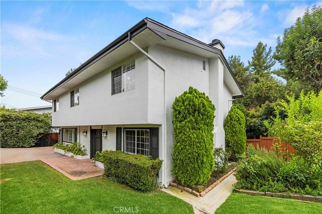 5943 Salamea Avenue, Woodland Hills, CA 91367