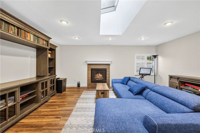 5943 Salamea Avenue, Woodland Hills, CA 91367